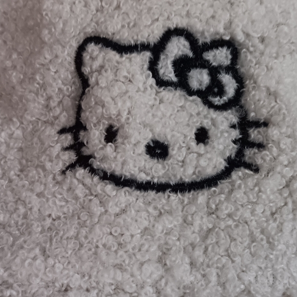 HELLO KITTY BUCKET HAT (NWT) - Picture 5 of 6